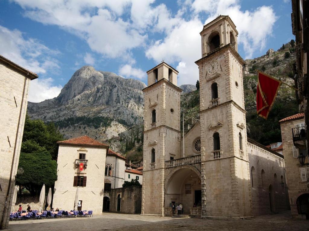 Apartments Castello Kotor Bagian luar foto