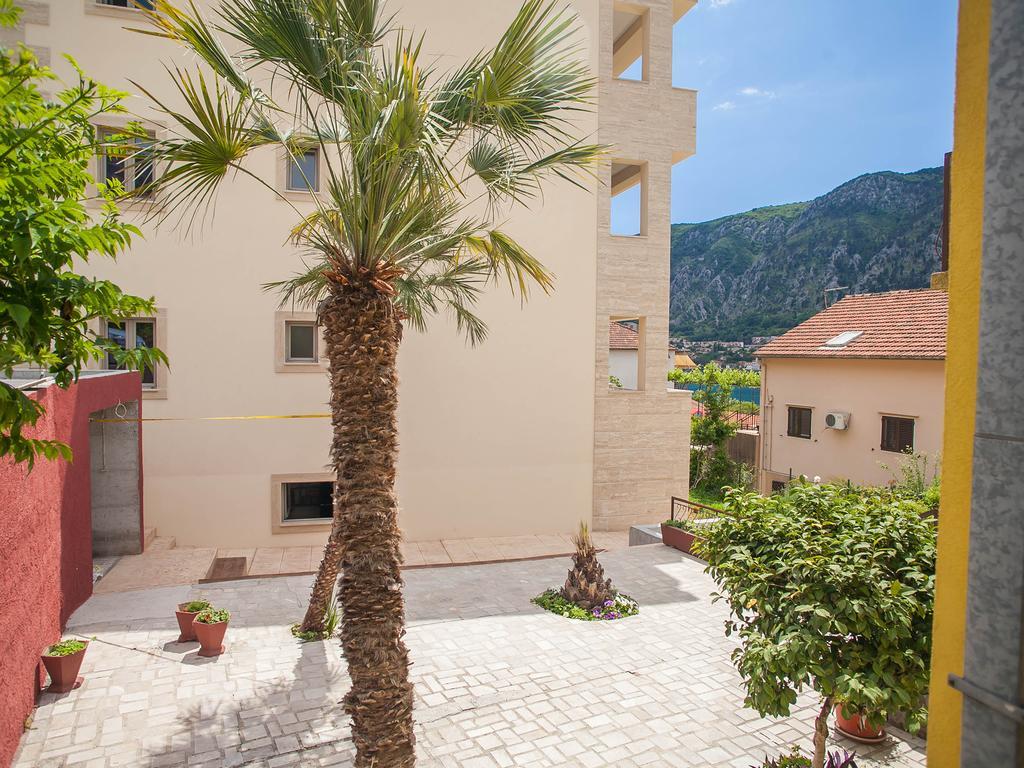 Apartments Castello Kotor Bagian luar foto