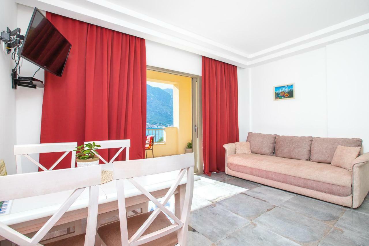 Apartments Castello Kotor Bagian luar foto