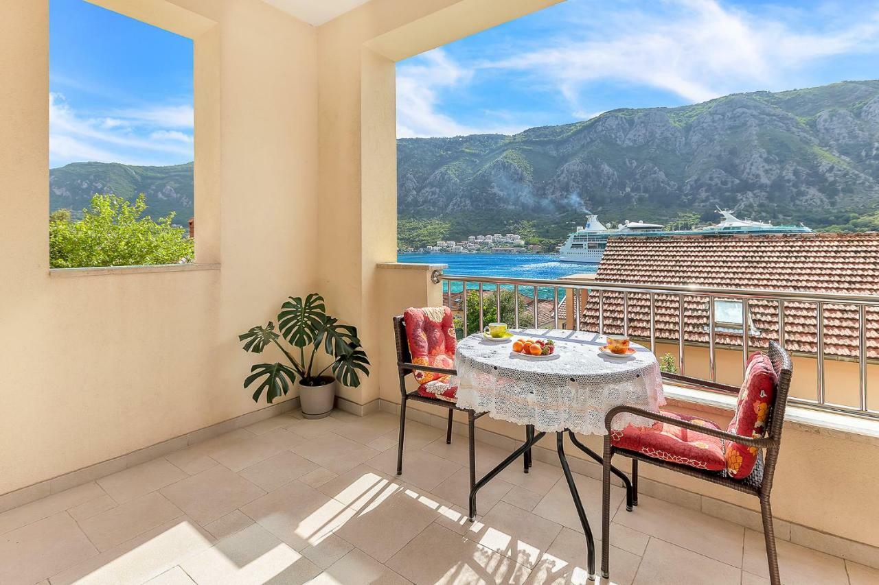 Apartments Castello Kotor Bagian luar foto